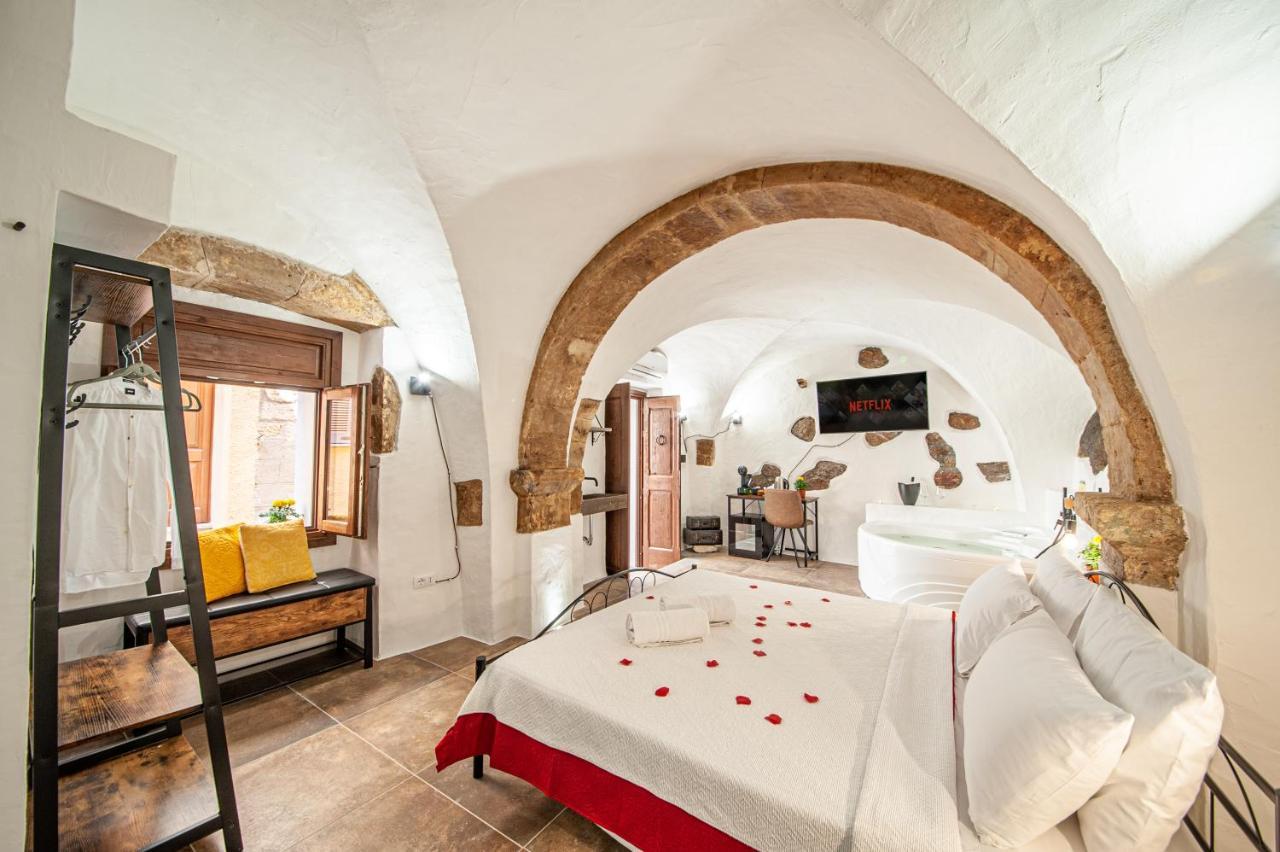 Romantic Loft With Jacuzzi In The Castle Castelsardo Zewnętrze zdjęcie