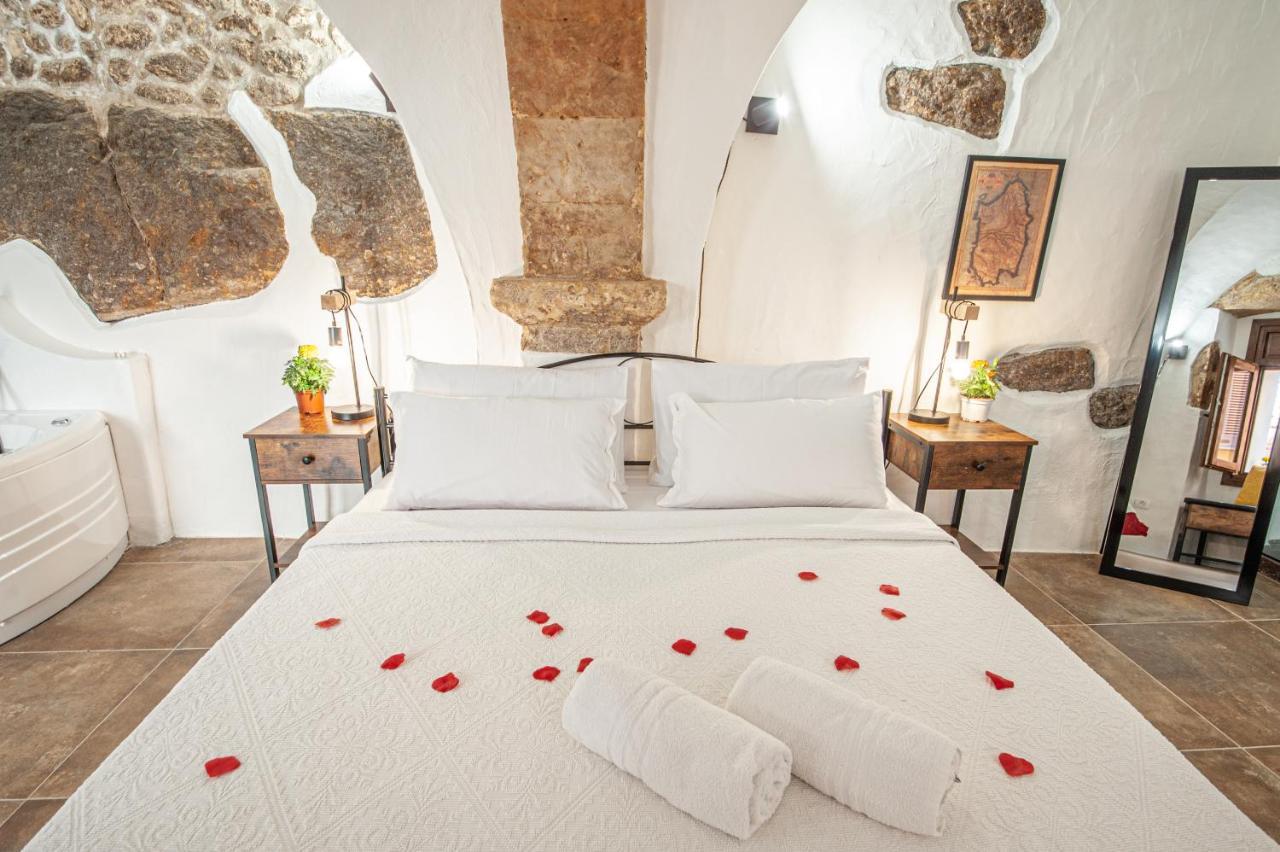 Romantic Loft With Jacuzzi In The Castle Castelsardo Zewnętrze zdjęcie